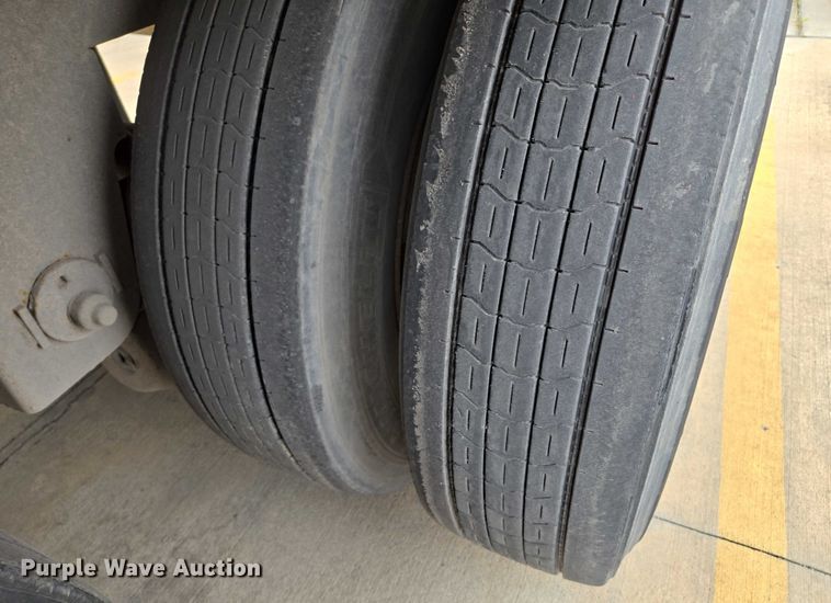 image for item EF1524 2008 Utility Trailer dry van trailer