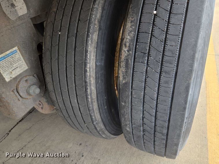 image for item EF1524 2008 Utility Trailer dry van trailer