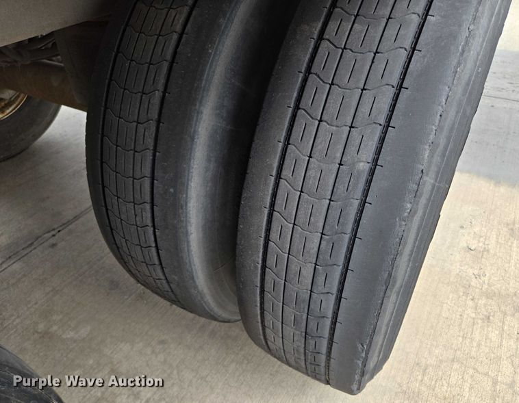 image for item EF1524 2008 Utility Trailer dry van trailer