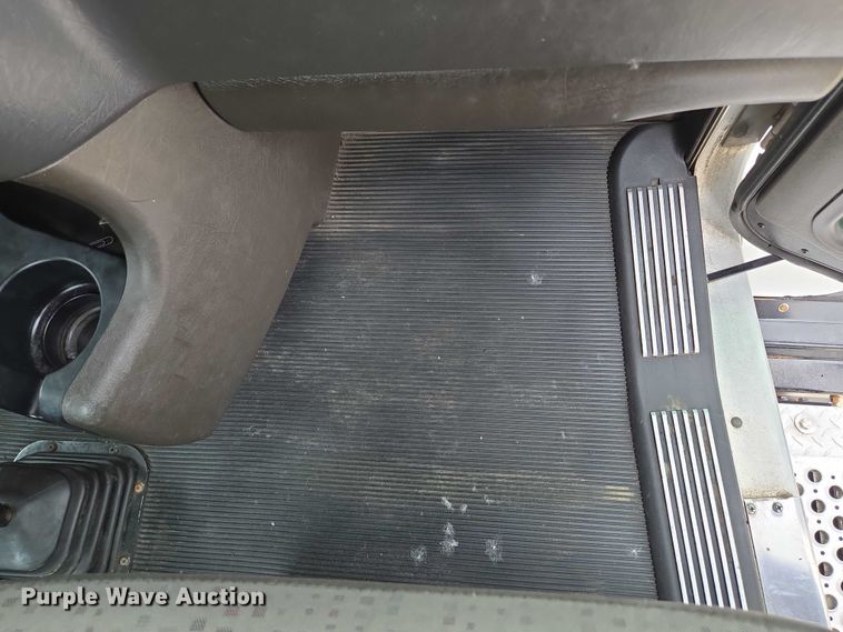 image for item EF1525 2013 Kenworth T800 semi truck