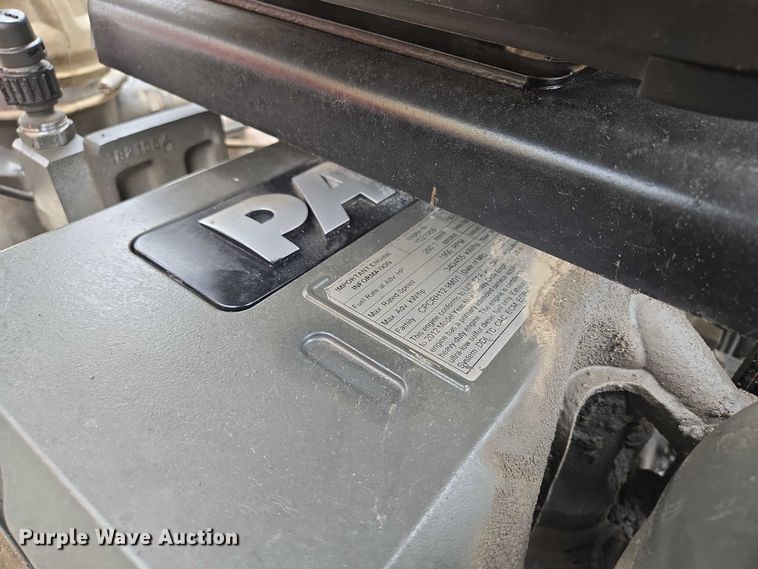 image for item EF1525 2013 Kenworth T800 semi truck