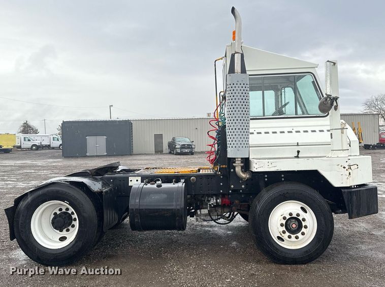 image for item EG2513 2015 Kalmar Solutions 4x2 yard truck