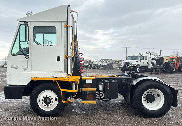 image for item EG2513 2015 Kalmar Solutions 4x2 yard truck