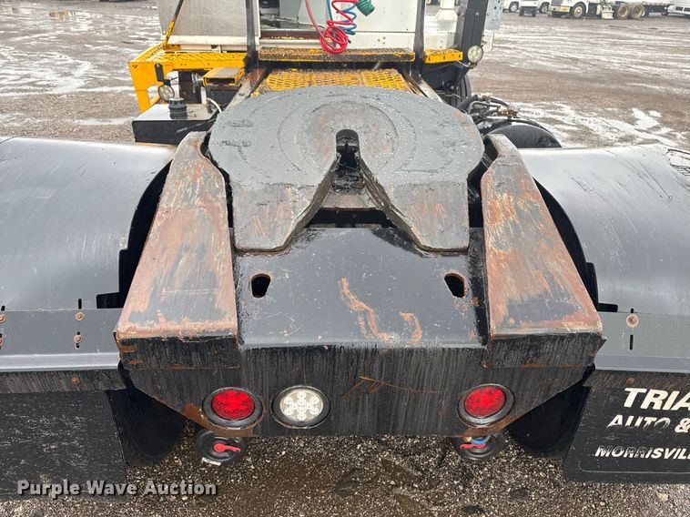 image for item EG2513 2015 Kalmar Solutions 4x2 yard truck