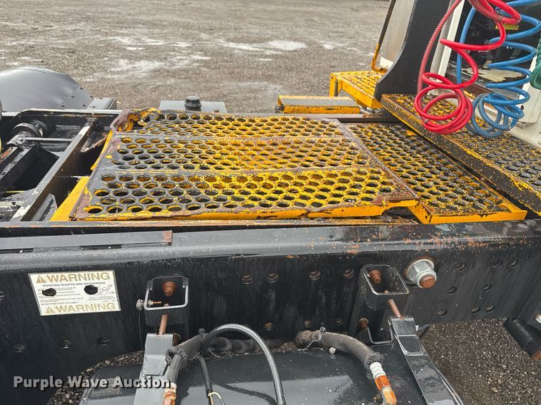 image for item EG2513 2015 Kalmar Solutions 4x2 yard truck