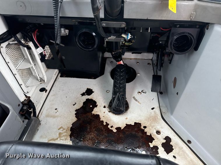 image for item EG2513 2015 Kalmar Solutions 4x2 yard truck