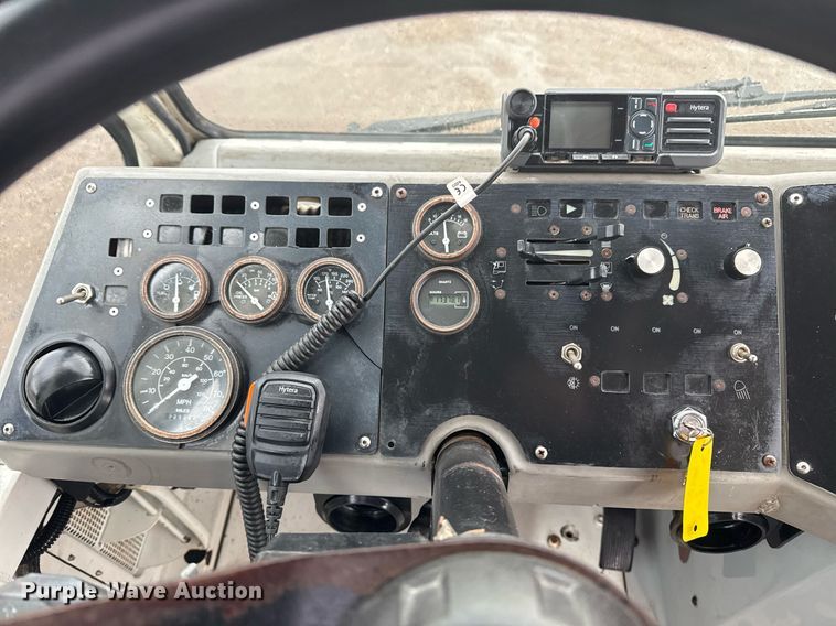 image for item EG2513 2015 Kalmar Solutions 4x2 yard truck