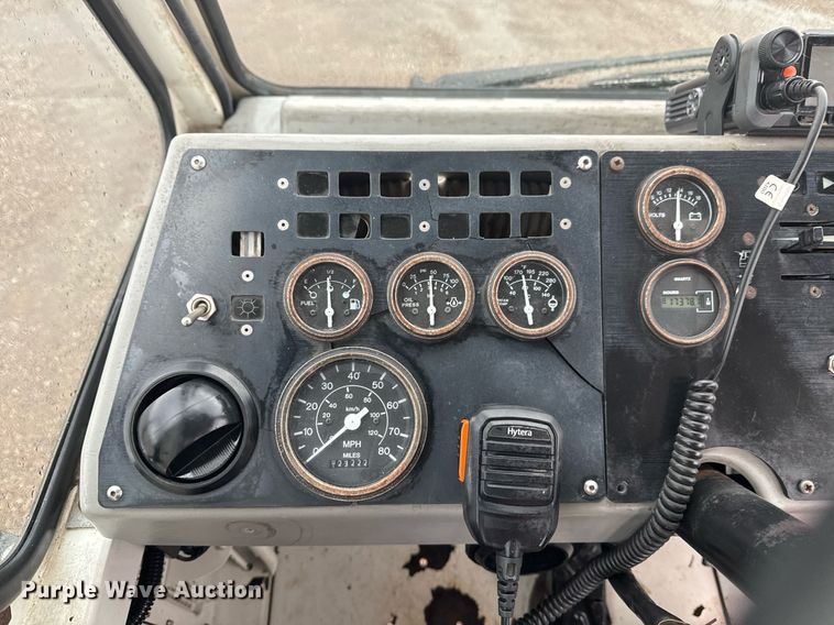 image for item EG2513 2015 Kalmar Solutions 4x2 yard truck