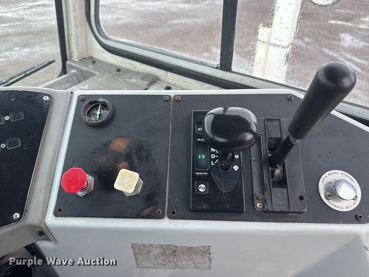 image for item EG2513 2015 Kalmar Solutions 4x2 yard truck