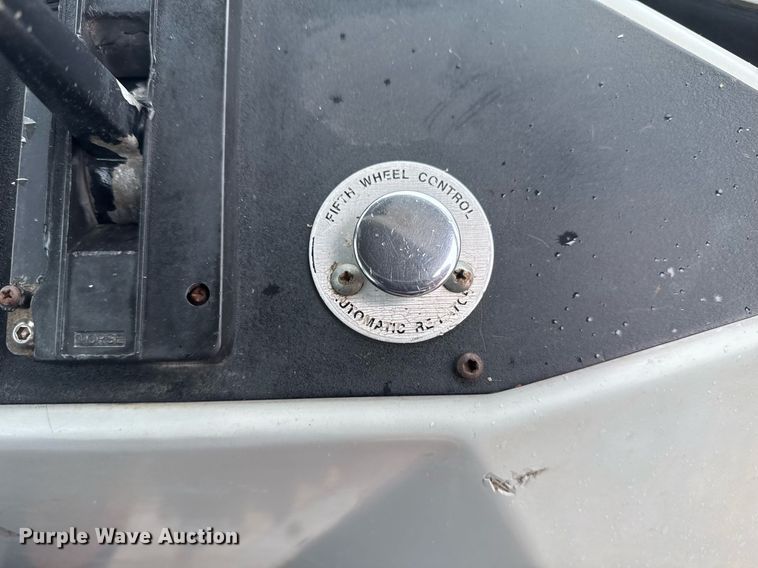 image for item EG2513 2015 Kalmar Solutions 4x2 yard truck