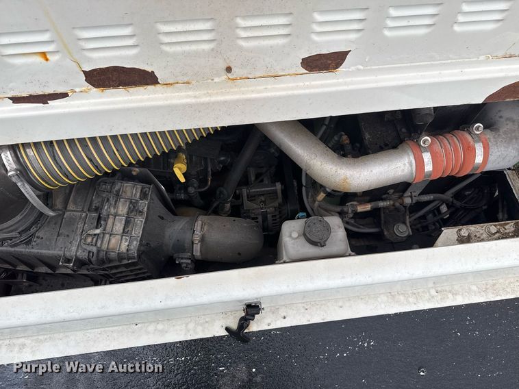 image for item EG2513 2015 Kalmar Solutions 4x2 yard truck