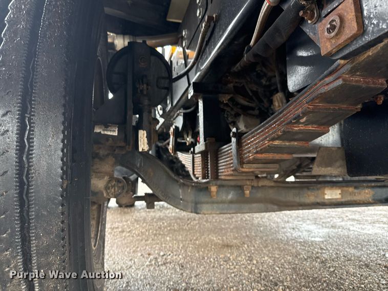 image for item EG2513 2015 Kalmar Solutions 4x2 yard truck