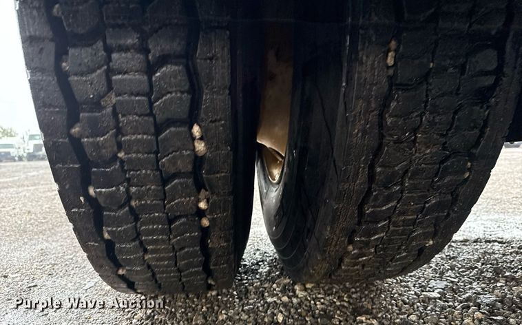 image for item EG2513 2015 Kalmar Solutions 4x2 yard truck