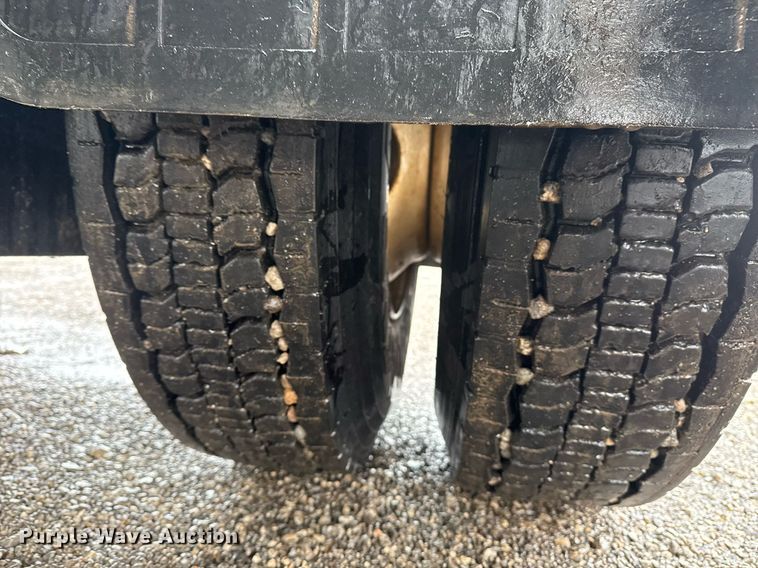 image for item EG2513 2015 Kalmar Solutions 4x2 yard truck