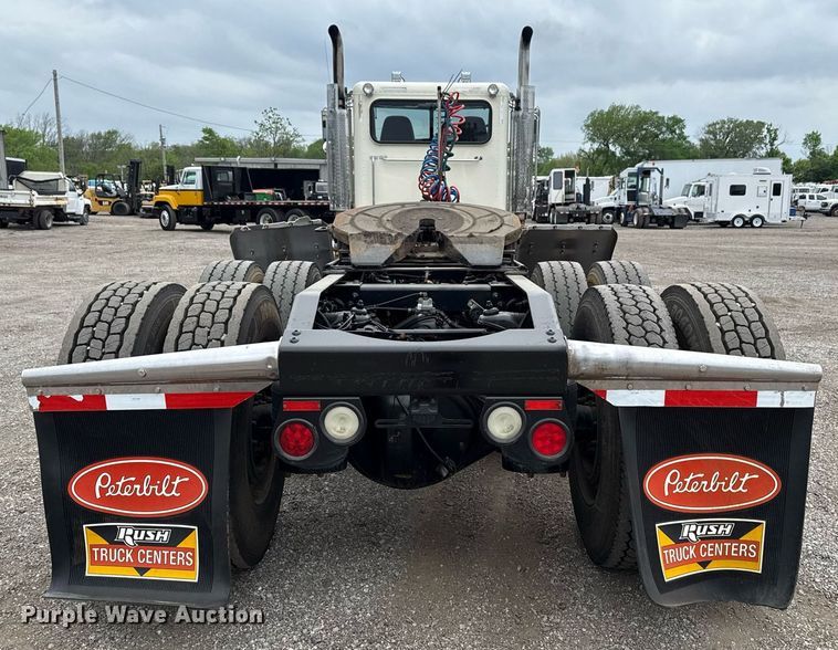 image for item EG5785 2012 Peterbilt 389 semi truck