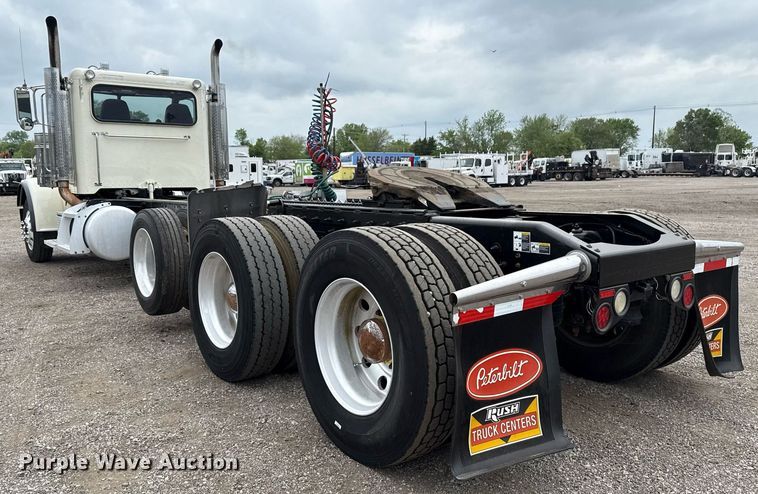 image for item EG5785 2012 Peterbilt 389 semi truck