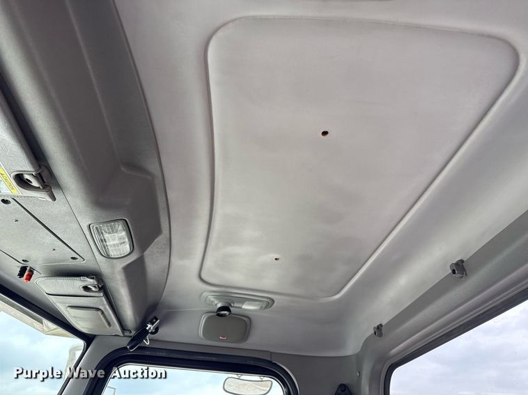 image for item EG5785 2012 Peterbilt 389 semi truck