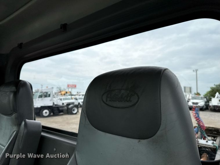 image for item EG5785 2012 Peterbilt 389 semi truck