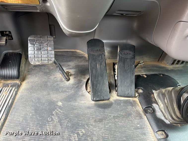 image for item EG5785 2012 Peterbilt 389 semi truck