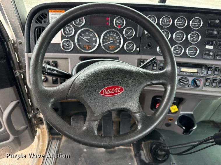 image for item EG5785 2012 Peterbilt 389 semi truck