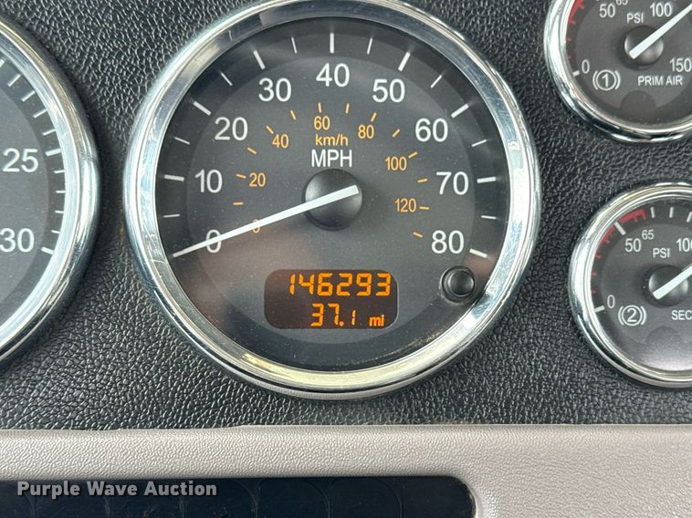 image for item EG5785 2012 Peterbilt 389 semi truck