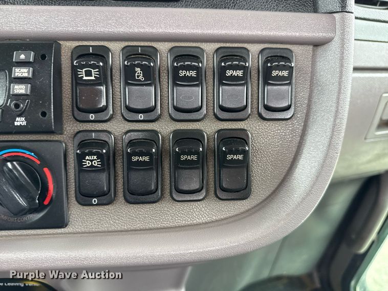 image for item EG5785 2012 Peterbilt 389 semi truck