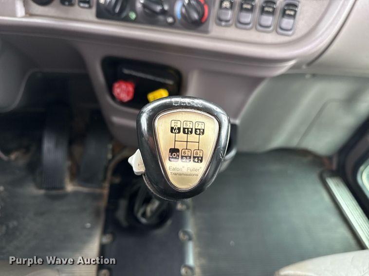 image for item EG5785 2012 Peterbilt 389 semi truck