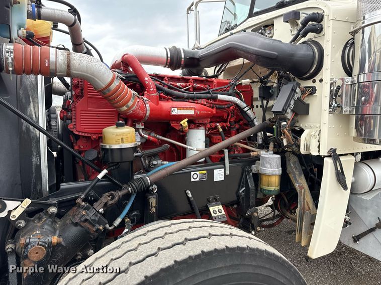 image for item EG5785 2012 Peterbilt 389 semi truck