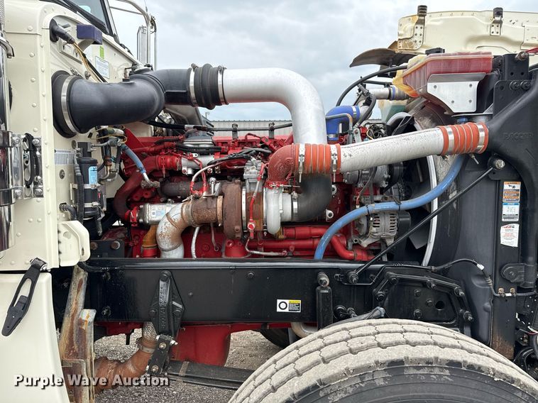 image for item EG5785 2012 Peterbilt 389 semi truck