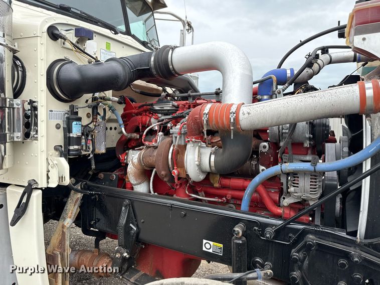 image for item EG5785 2012 Peterbilt 389 semi truck