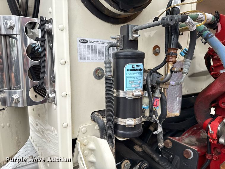 image for item EG5785 2012 Peterbilt 389 semi truck