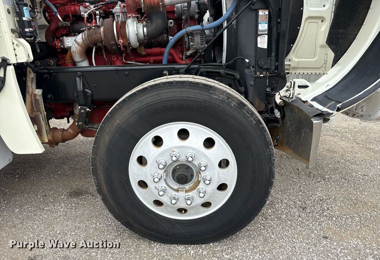 image for item EG5785 2012 Peterbilt 389 semi truck