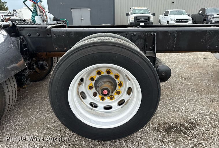 image for item EG5785 2012 Peterbilt 389 semi truck