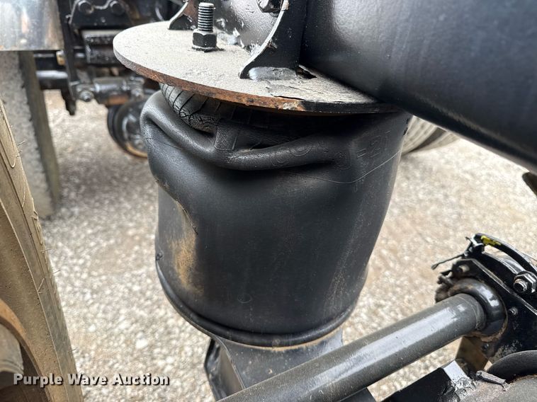 image for item EG5785 2012 Peterbilt 389 semi truck