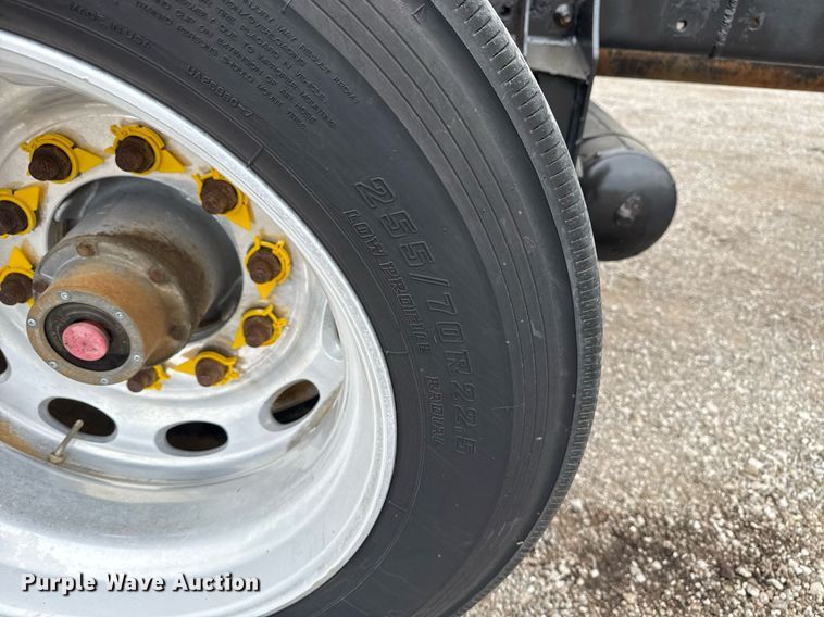 image for item EG5785 2012 Peterbilt 389 semi truck