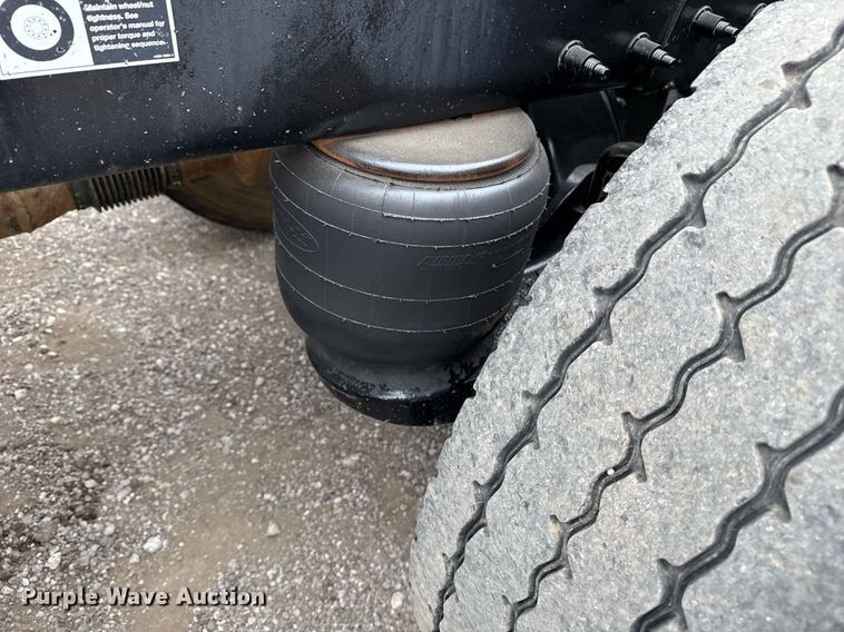 image for item EG5785 2012 Peterbilt 389 semi truck