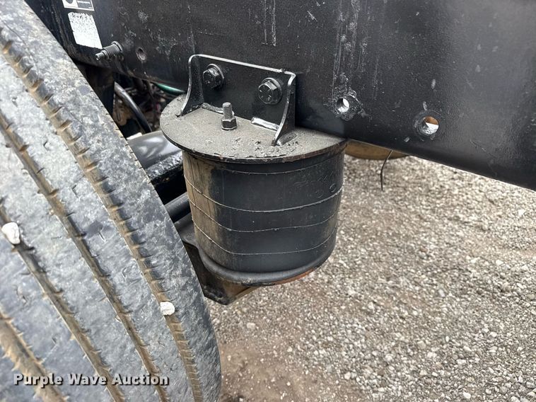 image for item EG5785 2012 Peterbilt 389 semi truck