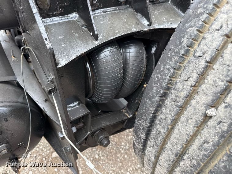 image for item EG5785 2012 Peterbilt 389 semi truck