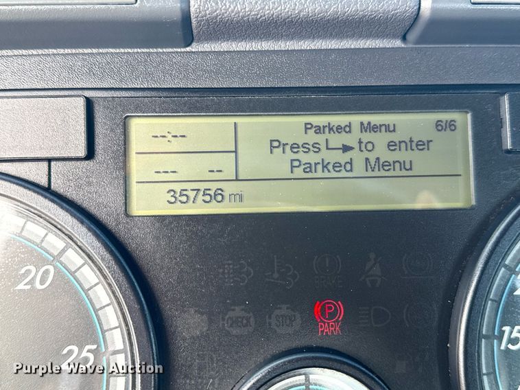 image for item EG5811 2016 Freightliner Cascadia 125 semi truck