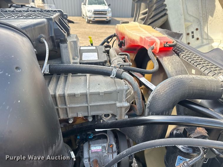 image for item EG5811 2016 Freightliner Cascadia 125 semi truck