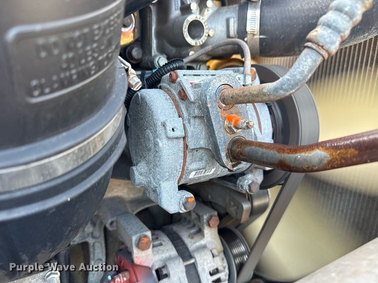 image for item EG5811 2016 Freightliner Cascadia 125 semi truck