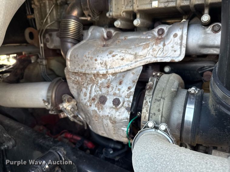 image for item EG5811 2016 Freightliner Cascadia 125 semi truck