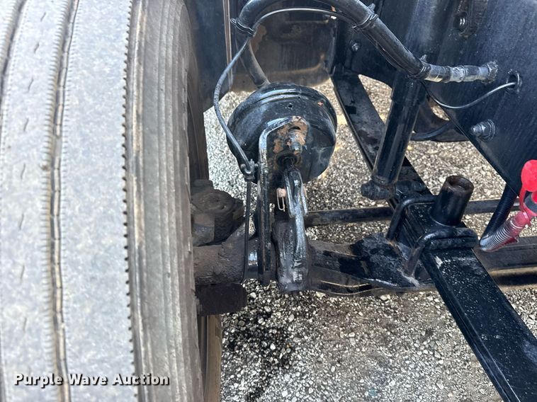 image for item EG5811 2016 Freightliner Cascadia 125 semi truck