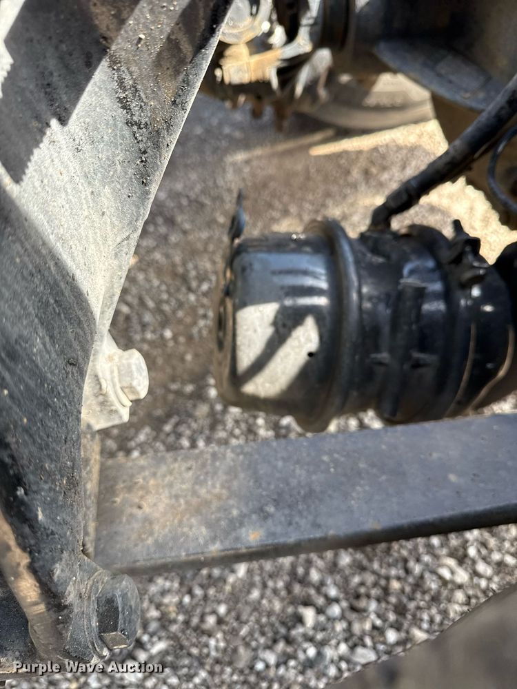 image for item EG5811 2016 Freightliner Cascadia 125 semi truck