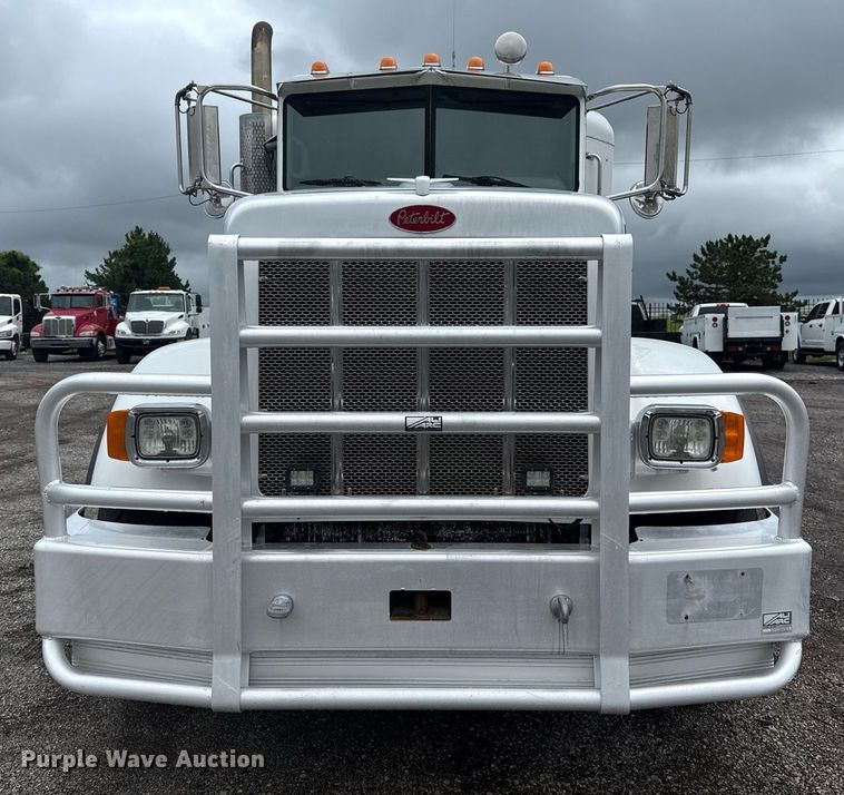 image for item EG5857 2012 Peterbilt 367 reel truck