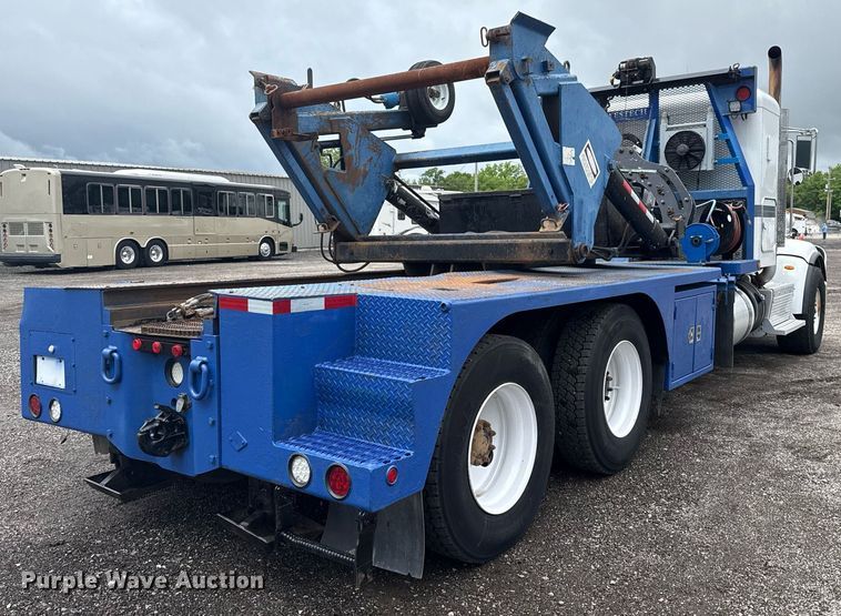 image for item EG5857 2012 Peterbilt 367 reel truck