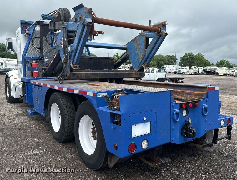 image for item EG5857 2012 Peterbilt 367 reel truck