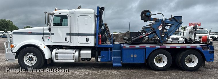 image for item EG5857 2012 Peterbilt 367 reel truck