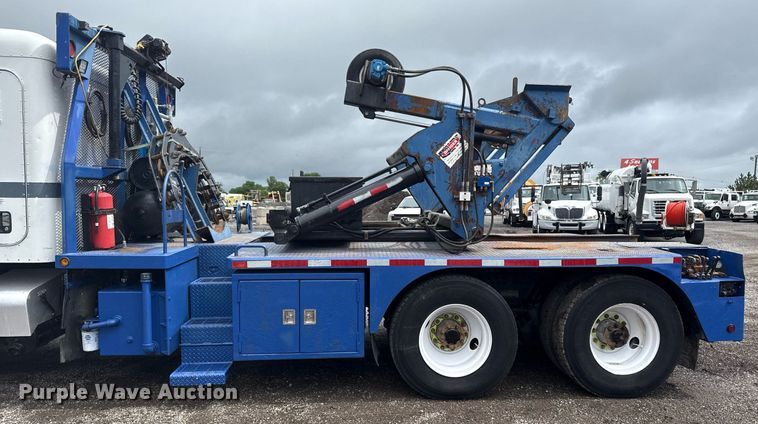 image for item EG5857 2012 Peterbilt 367 reel truck