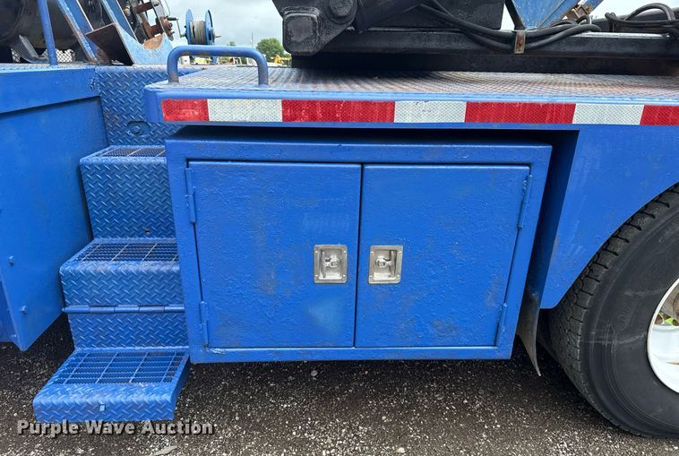 image for item EG5857 2012 Peterbilt 367 reel truck